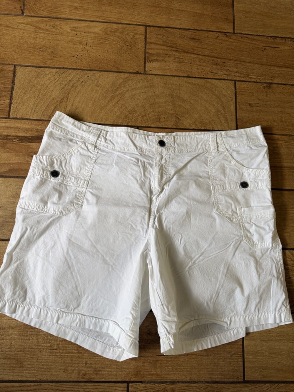 White Casual Cargo Cotton Shorts by Layne Bryant